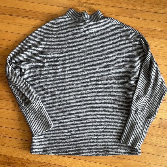 Urban Outfitters Out from Under Amelia Dolman Top - Picture 5 of 6